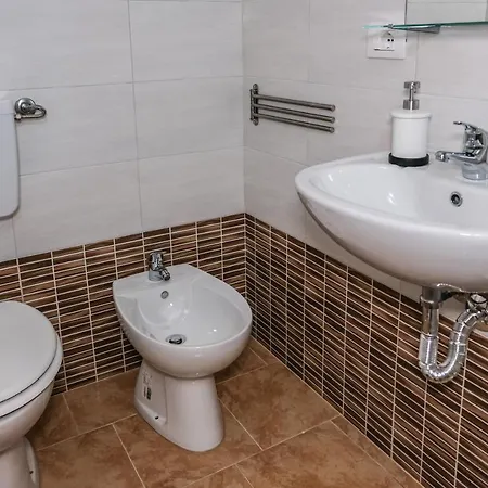 Petite Maison La Pigna شقة كالتاجيروني