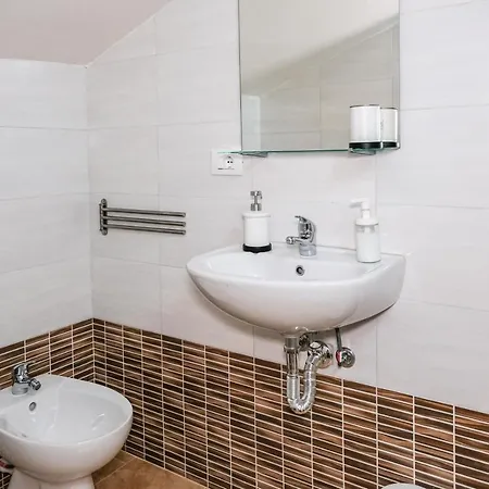 Petite Maison La Pigna شقة